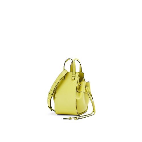  LOEWE罗意威 22年秋冬 女士 收纳包 Mini Hammock drawstring in classic calfskin 314.30.V07
