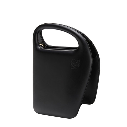 LOEWE/罗意威 22春夏新款Architects D系列 女士黑色柔软小牛皮字母D活动肩带单肩斜挎手提包 0010368173