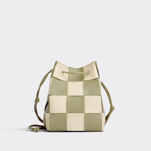  BV葆蝶家 22年秋冬 女士 单肩包 cassette 680218V2AC39274