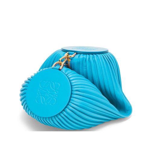 LOEWE/罗意威 22新款 女士蓝色羊皮革褶皱效果拉链开合两端同色徽标压纹手拿包手腕包单肩手提包A912P84X08-5620