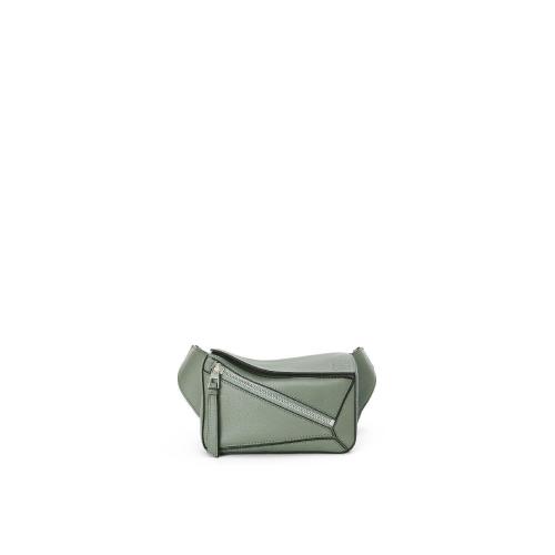  LOEWE罗意威 22年秋冬 女士 单肩包 Mini Puzzle bumbag in classic calfskin B510U89X02-4383