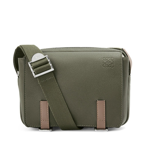 LOEWE/罗意威 XSMilitary系列 男士卡其绿色软粒面小牛皮斜挎包0010640902