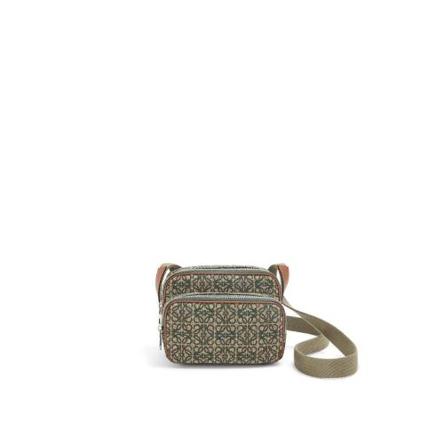 LOEWE罗意威 男士 收纳包 Mini Camera bag in Anagram jacquard and calfskin B604Z