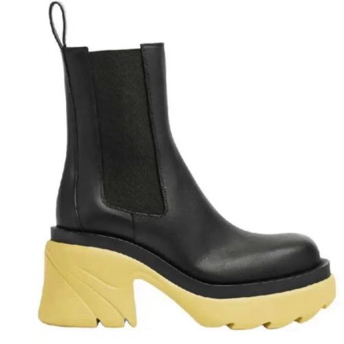 Bottega Veneta/葆蝶家 时尚百搭网红女士短靴667148VBS501482【主推】