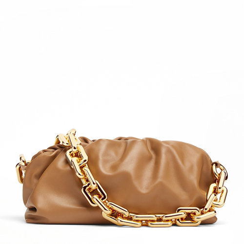 Bottega Veneta/葆蝶家 THE CHAIN POUCH系列女士纯色小羊皮全金属粗链条装饰简约时尚单肩包腋下包手拿包女包 620230-VCP40 多色可选