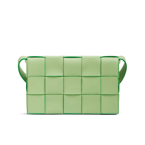 Bottega Veneta/葆蝶家 22新款CASSETTE系列 女士开心果绿牛皮皮革intreccio图案单肩手拿斜挎包578004V1Q713880