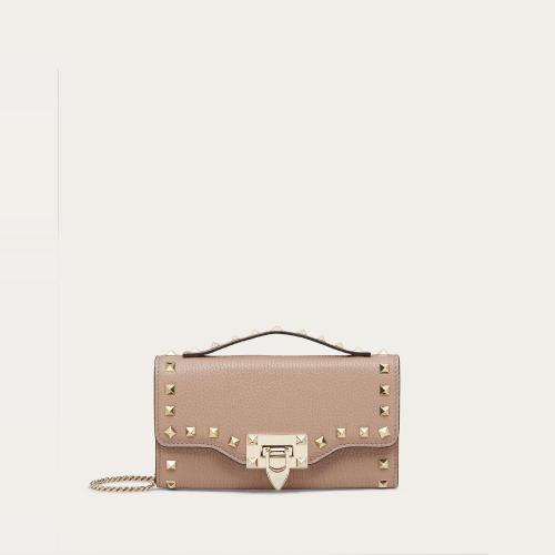  VALENTINO华伦天奴 22年秋冬 女士 钱包 PORTEFEUILLE a BANDOULIERE CHAINE ROCKSTUD EN VEAU