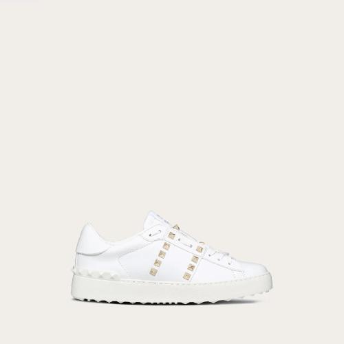VALENTINO华伦天奴 22年春夏 女士 休闲运动鞋 ROCKSTUD UNTITLED 小牛皮铆钉运动鞋 ZW2S0A01B 预定商品1-3周发货