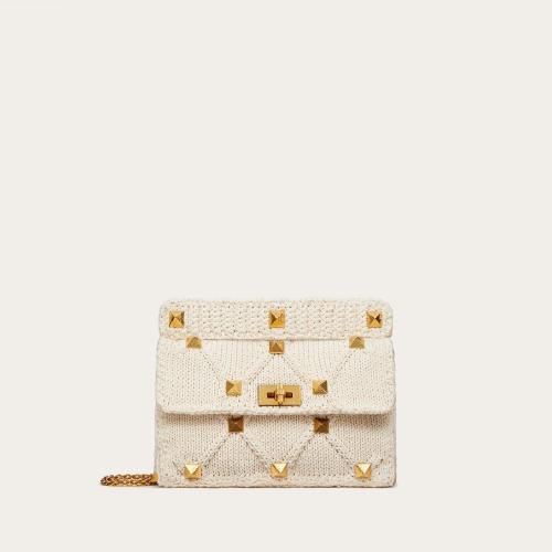  VALENTINO华伦天奴 22年秋冬 女士 单肩包 Grand sac Roman Stud en maille avec chaine 1W2B0