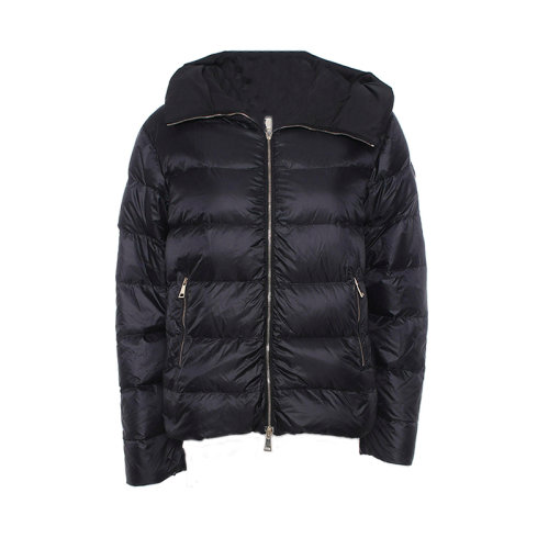 Moncler/蒙克莱  冬季黑色聚酯 简约休闲女士羽绒服