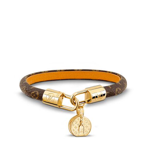 Louis Vuitton/路易威登 22春夏新款TRIBUTE系列 米色/棕色老花帆布徽标刻印金扣帽盒吊饰手链M6442E