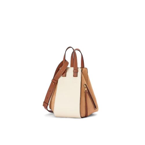  LOEWE罗意威 22年秋冬 女士 单肩包 Small Hammock bag in classic calfskin and suede A538S3