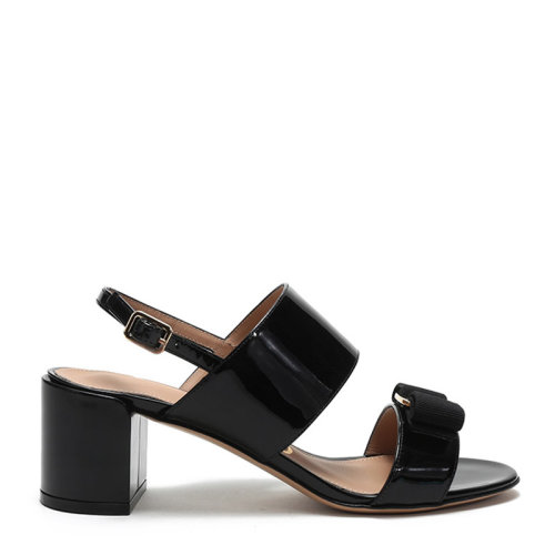 SalvatoreFerragamo/菲拉格慕 女士GIULIA1系列 漆皮VARA蝴蝶结粗跟凉鞋 0725965