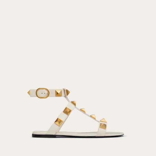  VALENTINO华伦天奴 22年秋冬 女士 平底凉鞋 SANDALES ROMAN STUD EN VEAU 1W2S0BU8ZWMI16