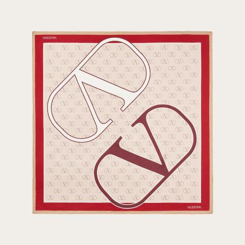  VALENTINO华伦天奴 22年秋冬 女士 围巾 FOULARD EN SOIE VLOGO SIGNATURE 90?X?90?CM 1W2E