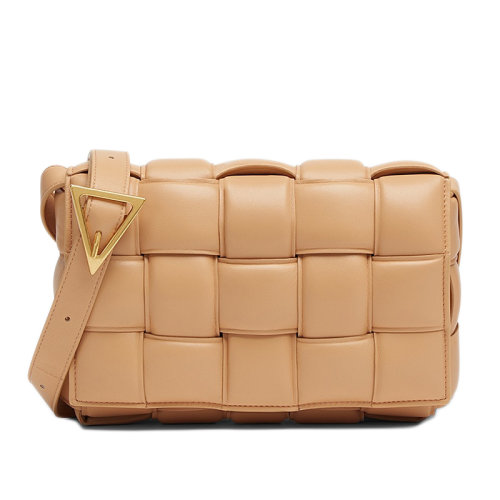 Bottega Veneta/葆蝶家 CASSETTE PADDED系列 杏仁色小羊皮双面正交编织单肩豆腐包591970VCQR12700