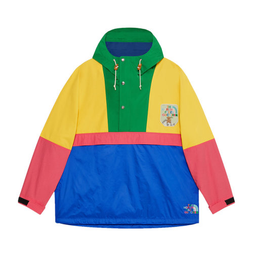 GUCCI/古驰 22秋冬款 The North Face联名系列? 男士多色聚酰胺饰有彩色刺绣LOGO图案背面饰有彩色贴片LOGO图案泰迪熊贴片抽绳固定风帽冲锋衣夹克671467ZAH9I3