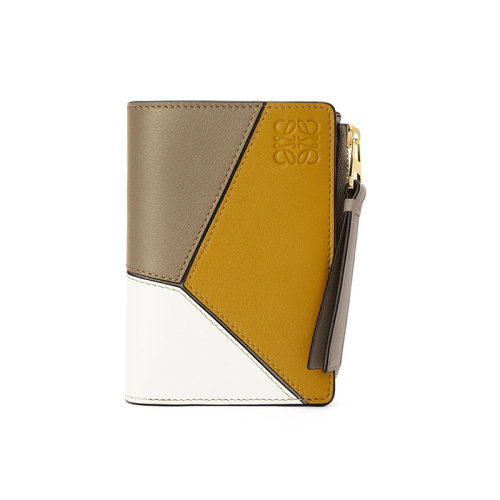 LOEWE/罗意威 22年新款Puzzle系列 女士月桂绿/赭石色/白色三色拼接牛皮革拉链开合双折紧凑拼图钱包C510P30X01-1855