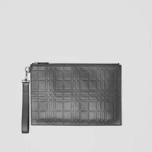  BURBERRY 22年秋冬 男士 压花格纹皮革大号拉链收纳袋 80583541