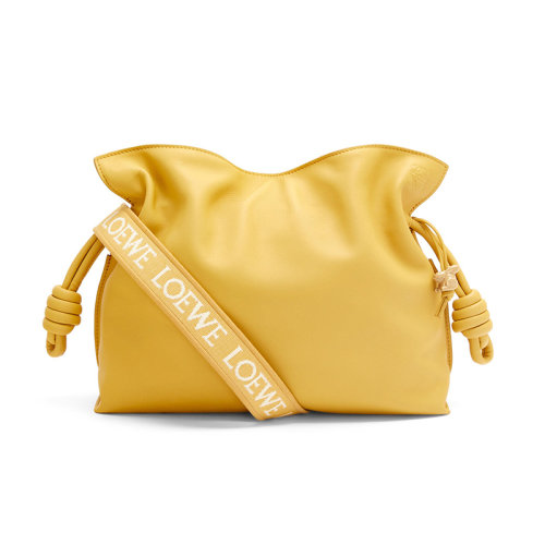 LOEWE/罗意威 23春夏新款 Flamenco系列 女士淡黄釉纳帕小牛皮配同色金属配件提花表带瓷兔子吊饰拉绳收紧单肩斜挎手拿包A411FC1X83-8762