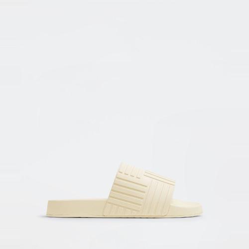  BV葆蝶家 22年春夏 女士 平底凉鞋 slider 690039V1O609031