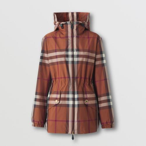  BURBERRY 22年秋冬 女士 轻盈短款格纹风雪大衣 80554411