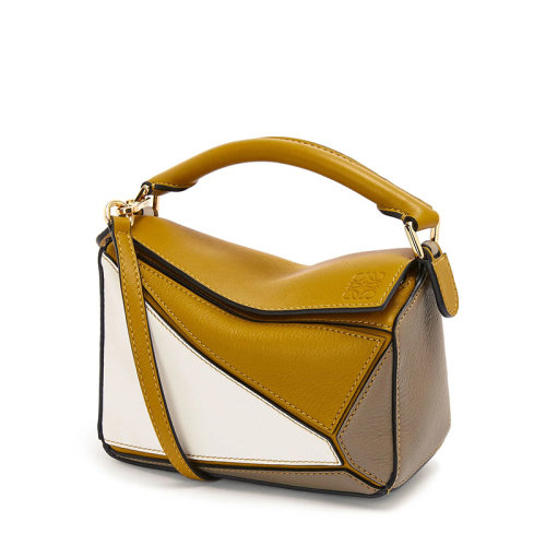 LOEWE/罗意威 22新款Puzzle系列 女士迷你款赭色/暖白色经典小牛皮拼色单肩斜挎手提拼图包A510U95X34-4025