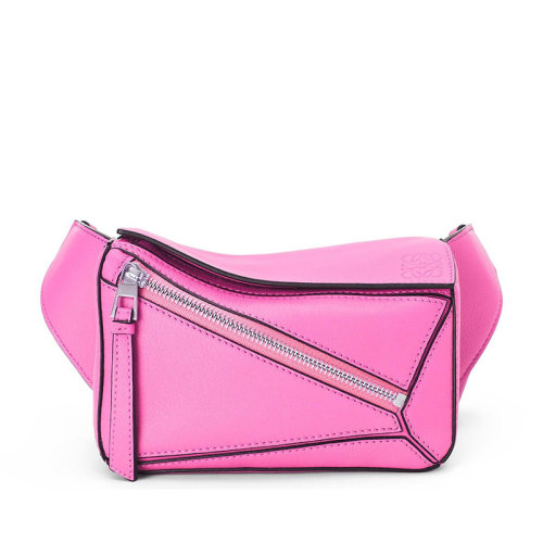 LOEWE/罗意威 22春夏新款Puzzle系列 男士霓虹粉色经典小牛皮腰包0010651339