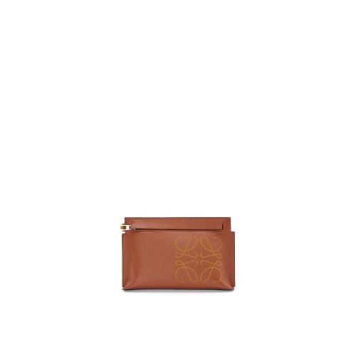  LOEWE罗意威 22年秋冬 女士 手拿包 Mini T Pouch in classic calfskin C500M38X01-7658