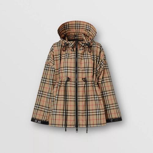  BURBERRY 22年春夏 女士 徽标带饰再生聚酯纤维连帽外套 80322101 预定商品1-3周发货