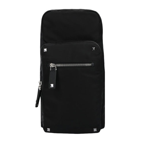 Valentino/华伦天奴 男士黑色尼龙配皮经典字母徽标印花铆钉装饰拉链开合单肩包胸包斜挎包男包 UY2B0888-RPY-0NO