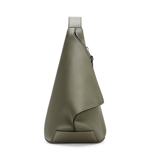 LOEWE/罗意威  男士卡其绿色ANTON软粒面小牛皮单肩包0010640985