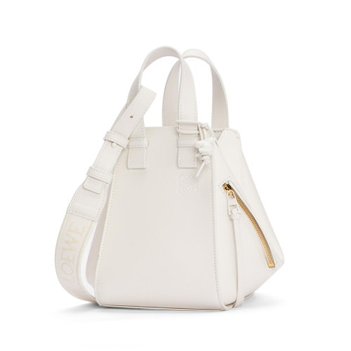 LOEWE/罗意威 22新款 Hammock系列 女士白釉色缎面小牛皮同色金属配件拆卸调节肩带钩扣开合单肩手提斜挎包A538H13X07-6678