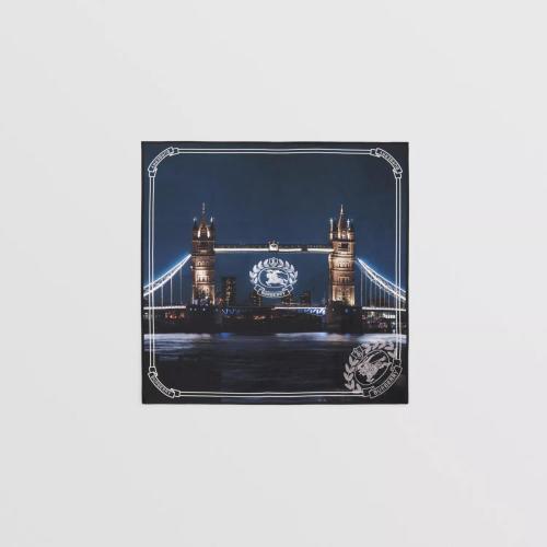  BURBERRY 22年秋冬 女士 人造水晶马术骑士桑蚕丝斜纹方巾 80621731