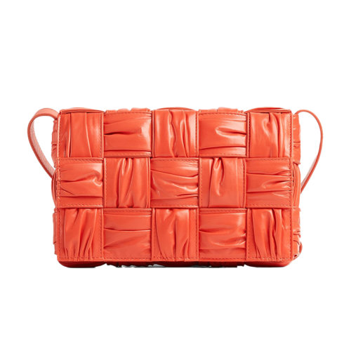 Bottega Veneta/葆蝶家 22新款 女士旭日红色带褶裥Intrccio图案小牛皮磁扣翻盖开合黄铜饰面单肩斜挎包717089V2FY16584