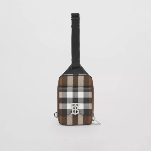  BURBERRY 22年秋冬 男士 专属标识装饰格纹拼皮革斜背包 80509581