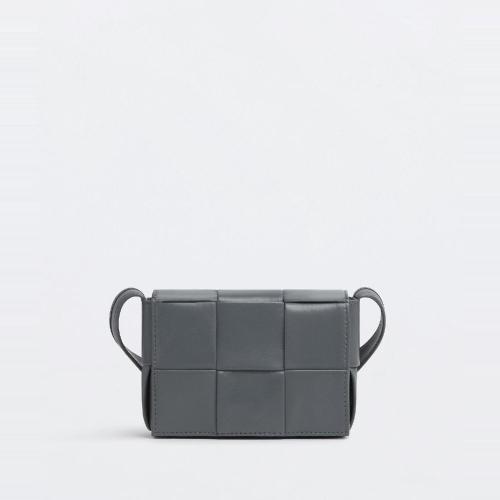  BV葆蝶家 22年秋冬 男士 单肩包 cassette 667048VCQ721242