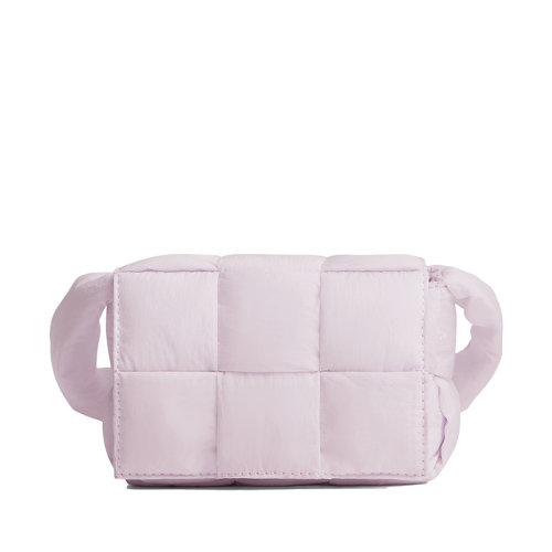 Bottega Veneta/葆蝶家 22春夏新款CASSETTE系列 男士迷你水洗幸福粉色加衬intreccio编织尼龙斜挎包691018VBO815904