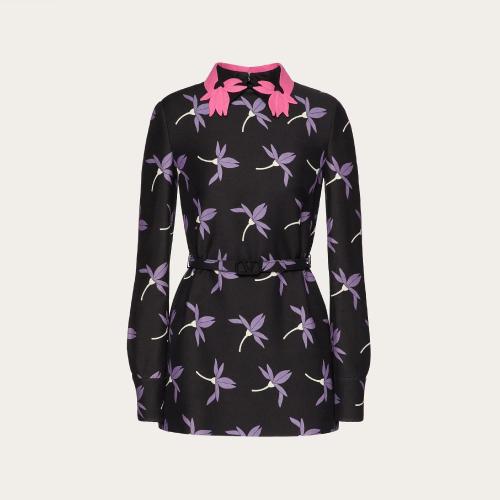  VALENTINO华伦天奴 22年秋冬 女士 长袖衬衫 TOP IMPRIMé EN CREPE COUTURE XB3AE6T56VMK92