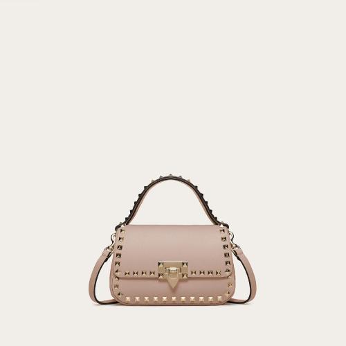  VALENTINO华伦天奴 22年秋冬 女士 手提包 Petit sac a main Rockstud en veau graine 1W2B0I5