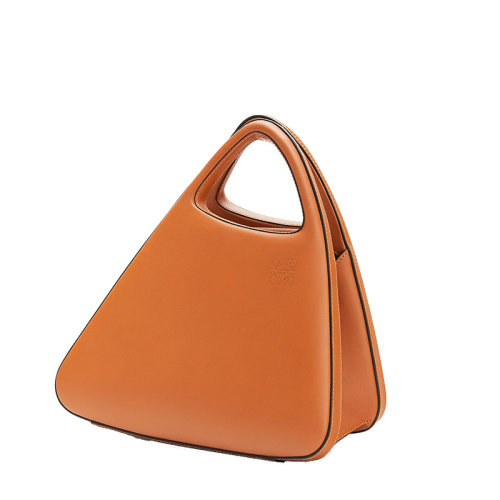 LOEWE/罗意威 22春夏新款Architects A系列 女士棕色柔软小牛皮字母A活动肩带单肩斜挎手提包 0010368165