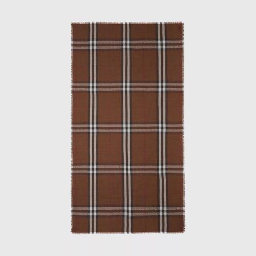  BURBERRY 22年秋冬 女士 专属标识格纹丝毛混纺轻盈围巾 80595361