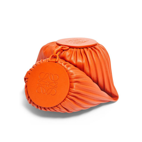 LOEWE/罗意威 22新款 女士橙色羊皮革褶皱效果拉链开合两端同色徽标压纹手拿包手腕包单肩手提包A912P84X15-9100