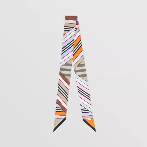  BURBERRY 22年秋冬 女士 蒙太奇印花窄版丝巾 80532671