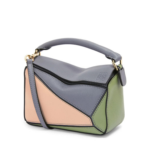 LOEWE/罗意威 22新款Puzzle系列 女士迷你款沥青灰/裸色经典小牛皮拼色单肩斜挎手提拼图包A510U95X34-2828