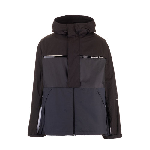 Moncler/蒙克莱  男装   百搭 男士黑色尼龙时尚连帽夹克 1B70010539JJ999