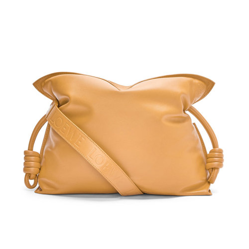 LOEWE/罗意威 22秋冬新款  Puffer Flamenco系列 女士驼色纳帕小羊皮鹅毛填充磁扣拆卸肩带字母压花手提斜挎单肩包A411FC1X67-3150