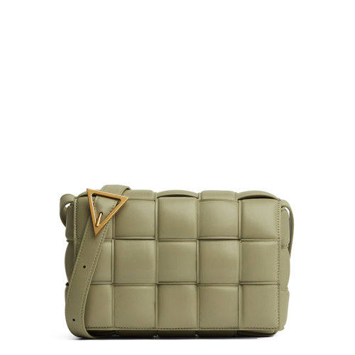 Bottega Veneta/葆蝶家 22新款Padded Cassette系列 女士洞石绿色Intreccio羊皮革编织单肩斜挎包591970VCQR12916