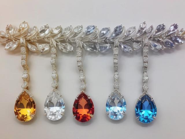 水晶画为什么价格便宜？原因分析及市场趋势解读