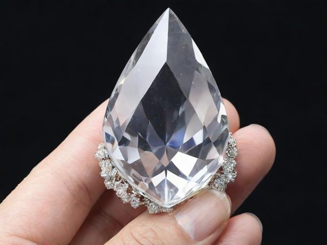 水晶是假水晶吗?为什么有人会认为水晶是假的? 水晶是假水晶吗?为什么有人会认为水晶是假的?